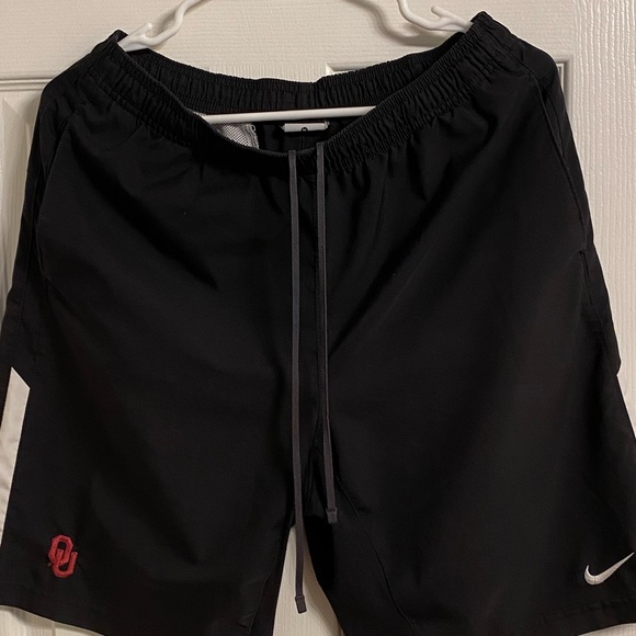 nike black tennis shorts